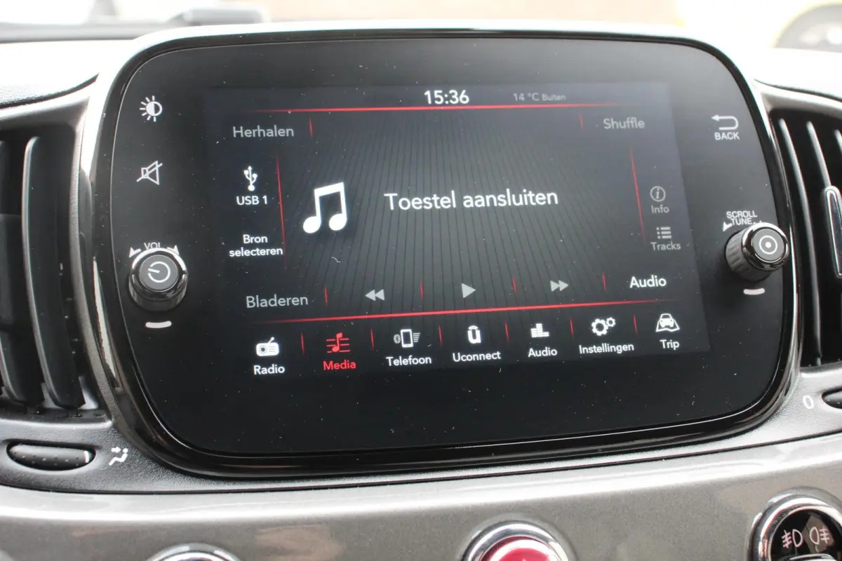 1.0 Hybrid Dolcevita Lederen Bekleding Cruise Control Climate Control Parkeersensoren Achter DAB Lichtmetalen Velgen