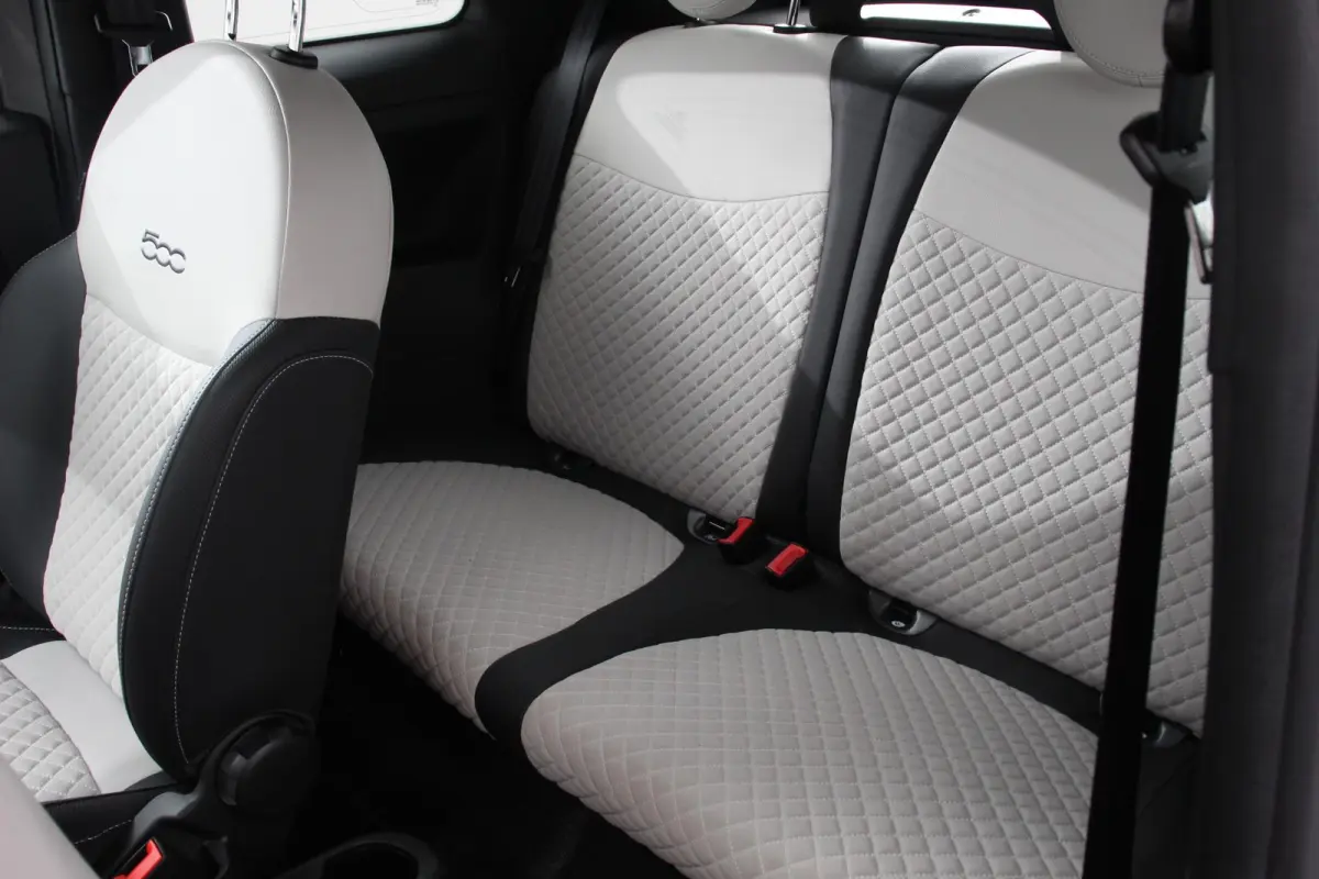 1.0 Hybrid Dolcevita Lederen Bekleding Cruise Control Climate Control Parkeersensoren Achter DAB Lichtmetalen Velgen