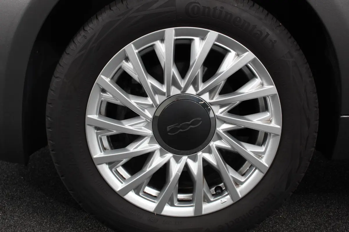 1.0 Hybrid Dolcevita Lederen Bekleding Cruise Control Climate Control Parkeersensoren Achter DAB Lichtmetalen Velgen