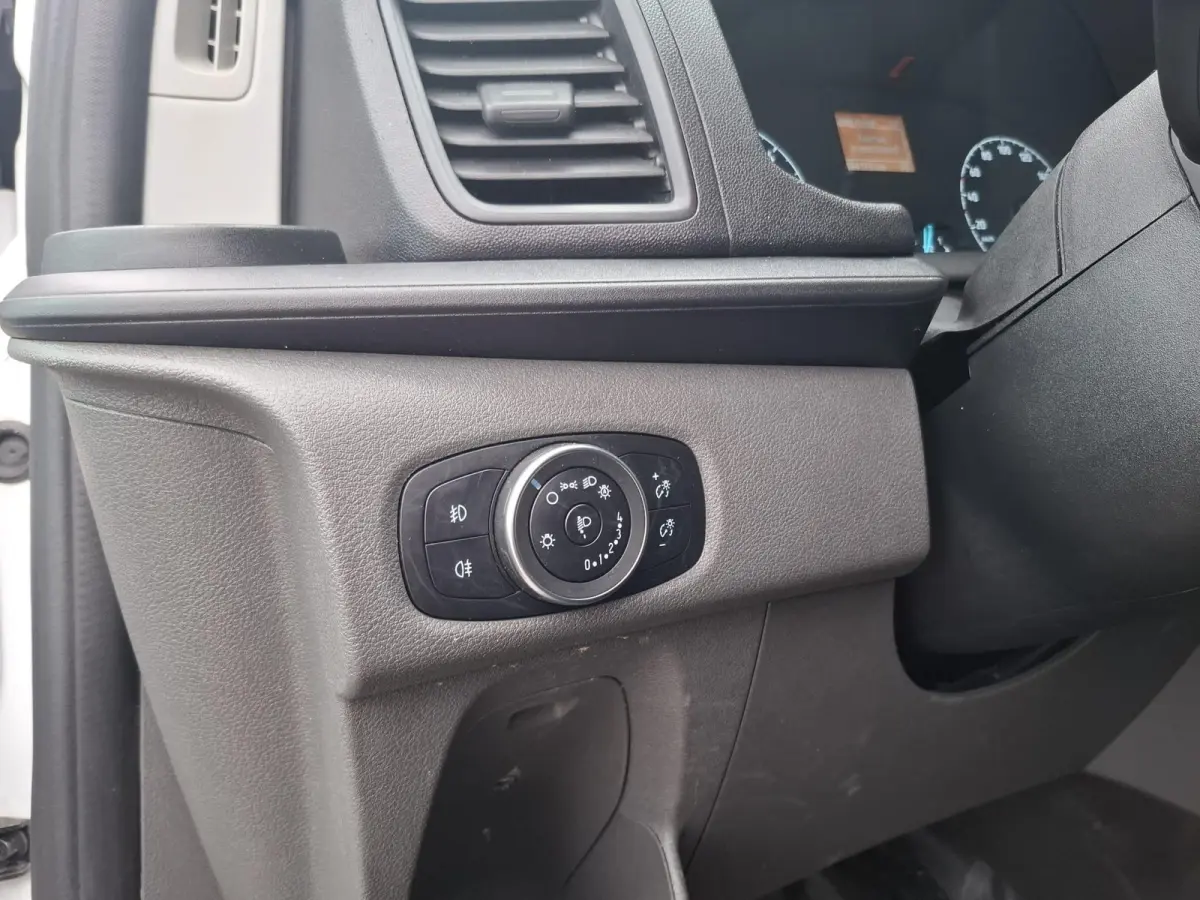280 2.0 TDCI L2H1 Trend AIRCO / CRUISE CONTROLE / 3 ZITS / AUTOMAAT / EURO 6