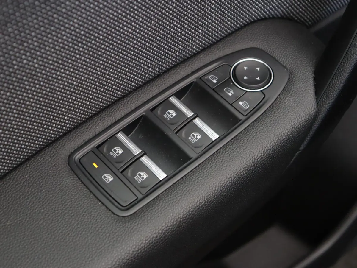 1.6 E-Tech full hybrid 145 techno | Achteruitrijcamera | Adaptieve cruise control | Digitale Cockpit | Navigatie |