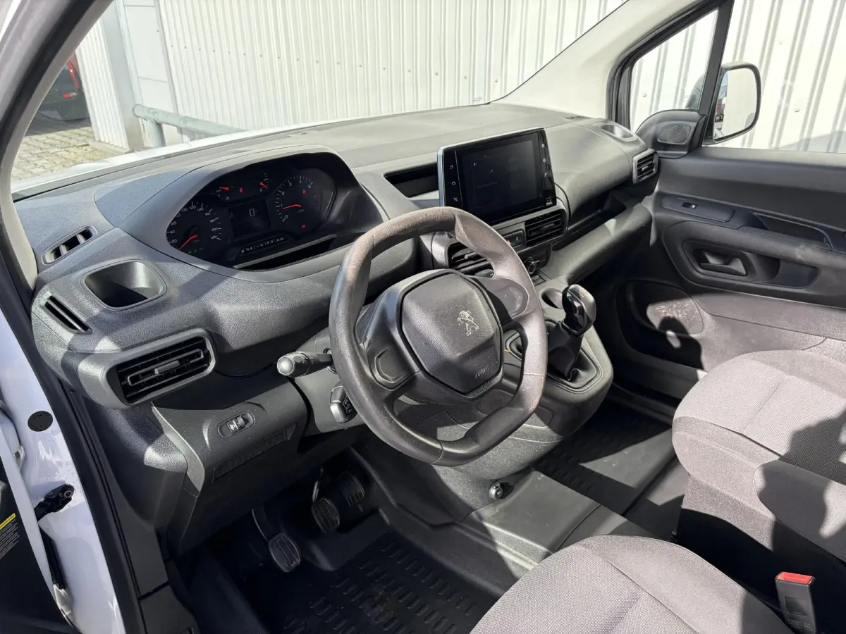 1.5 BlueHDI Premium Long*A/C*CRUISE*NAVI*PDC*