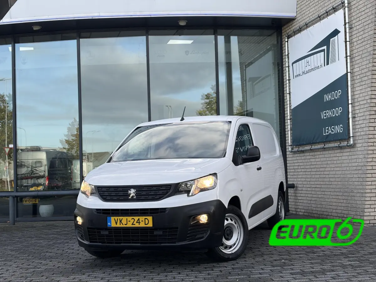 1.5 BlueHDI Premium Long*NAVI*A/C*CRUISE*CARPLAY*