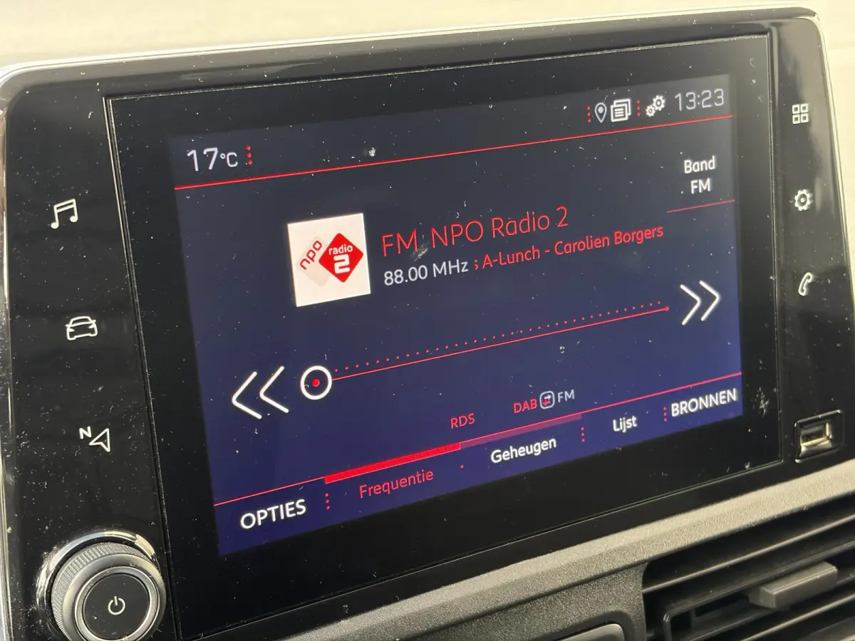 1.5 BlueHDI Premium Long*NAVI*A/C*CRUISE*CARPLAY*