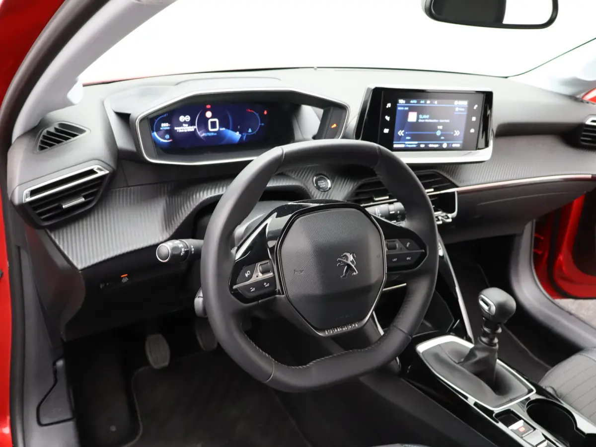 1.2 PureTech Allure Pack | Carplay | PDC | Camera | Climate Control | Cruise Control | 16" Lichtmetalen Velgen | Origineel NL!