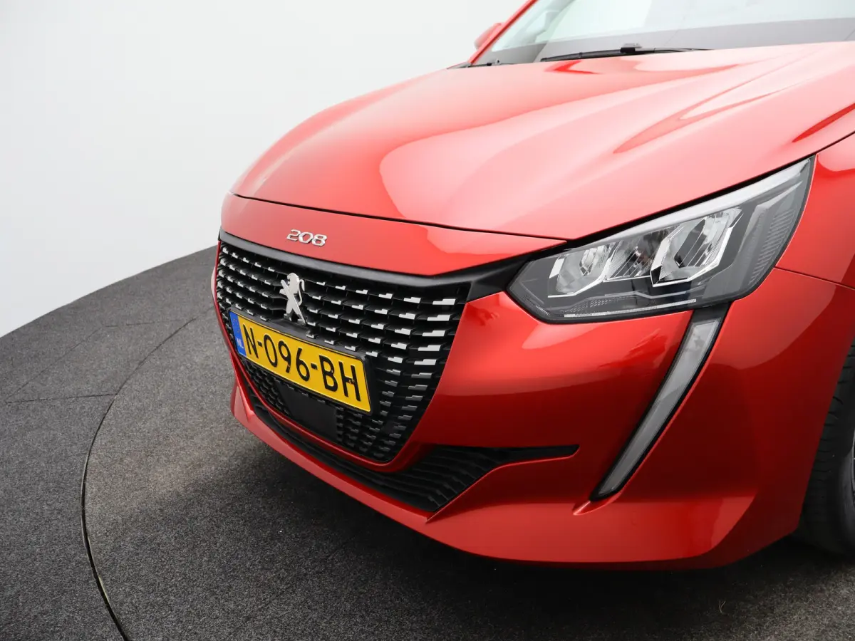 1.2 PureTech Allure Pack | Carplay | PDC | Camera | Climate Control | Cruise Control | 16" Lichtmetalen Velgen | Origineel NL!