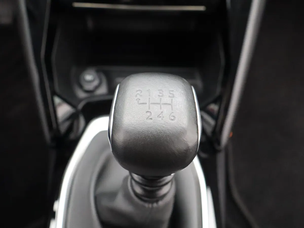 1.2 PureTech Allure Pack | Carplay | PDC | Camera | Climate Control | Cruise Control | 16" Lichtmetalen Velgen | Origineel NL!