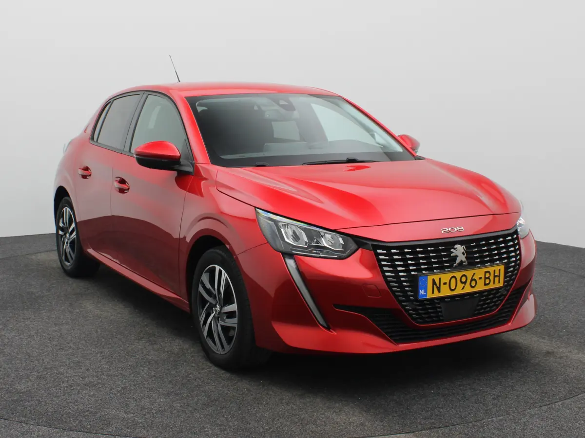 1.2 PureTech Allure Pack | Carplay | PDC | Camera | Climate Control | Cruise Control | 16" Lichtmetalen Velgen | Origineel NL!