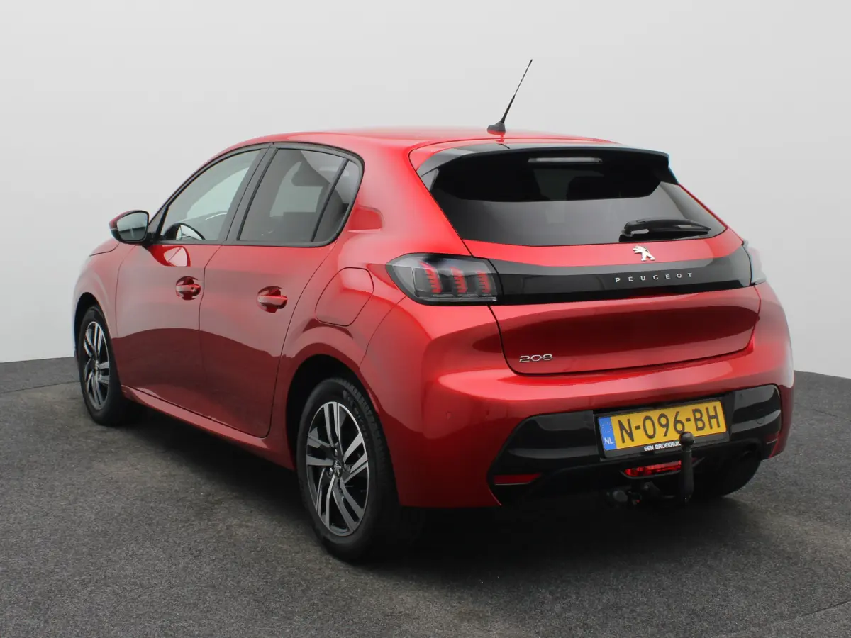 1.2 PureTech Allure Pack | Carplay | PDC | Camera | Climate Control | Cruise Control | 16" Lichtmetalen Velgen | Origineel NL!