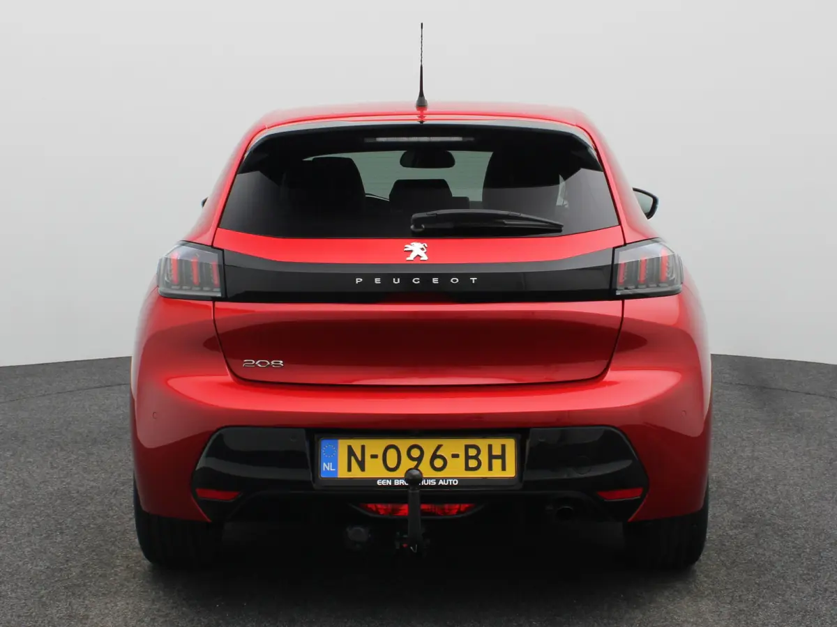 1.2 PureTech Allure Pack | Carplay | PDC | Camera | Climate Control | Cruise Control | 16" Lichtmetalen Velgen | Origineel NL!