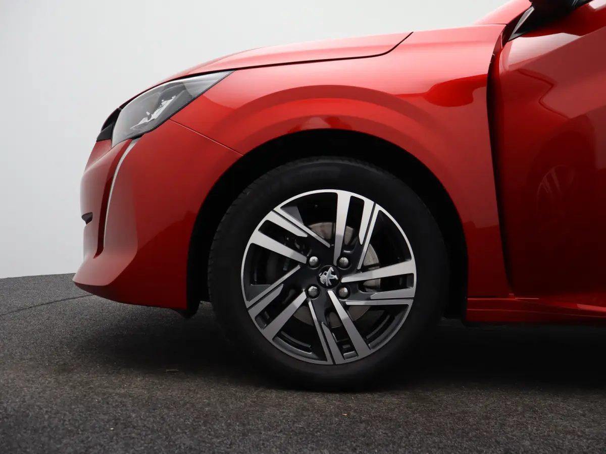 1.2 PureTech Allure Pack | Carplay | PDC | Camera | Climate Control | Cruise Control | 16" Lichtmetalen Velgen | Origineel NL!