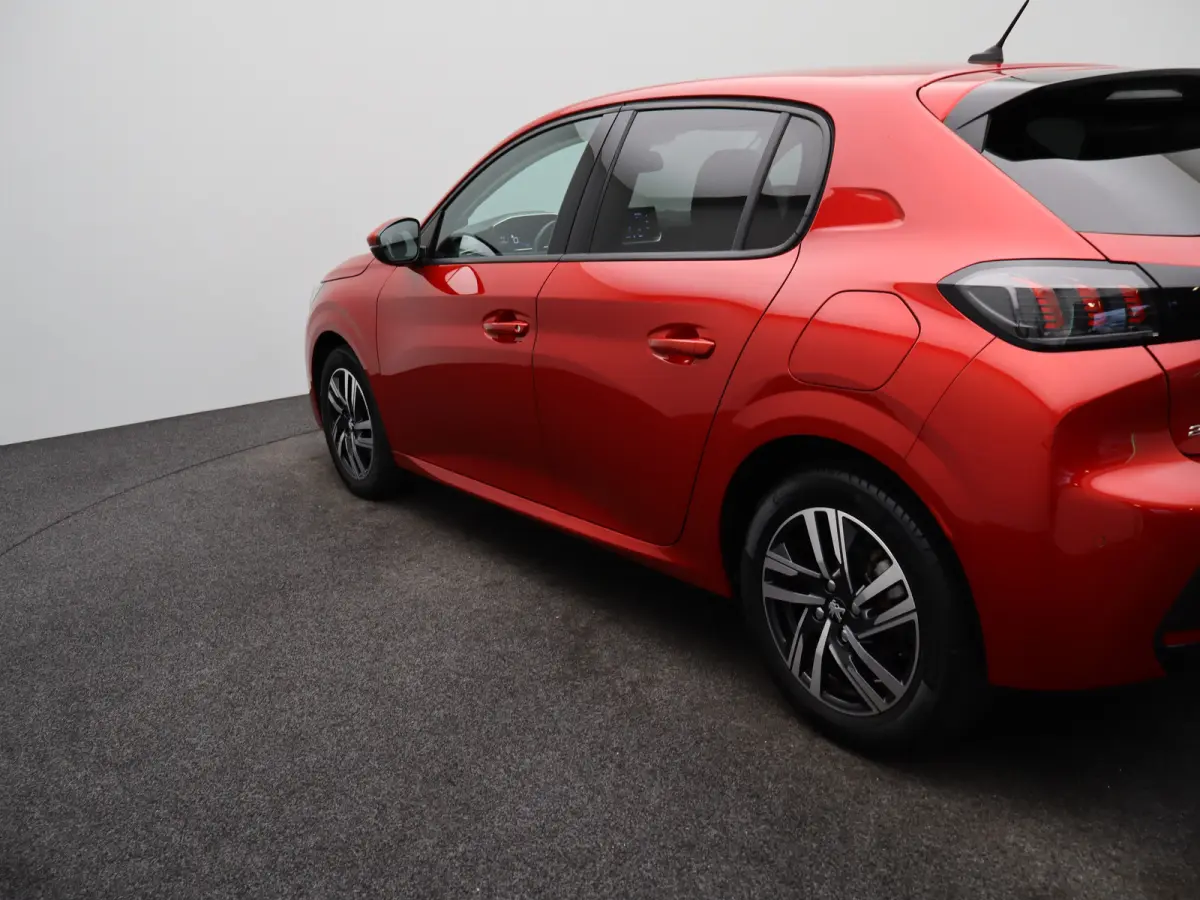 1.2 PureTech Allure Pack | Carplay | PDC | Camera | Climate Control | Cruise Control | 16" Lichtmetalen Velgen | Origineel NL!