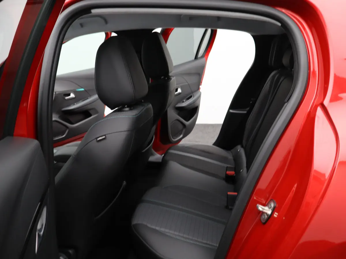 1.2 PureTech Allure Pack | Carplay | PDC | Camera | Climate Control | Cruise Control | 16" Lichtmetalen Velgen | Origineel NL!