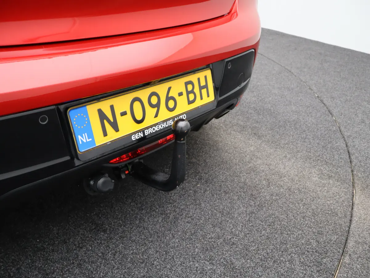 1.2 PureTech Allure Pack | Carplay | PDC | Camera | Climate Control | Cruise Control | 16" Lichtmetalen Velgen | Origineel NL!