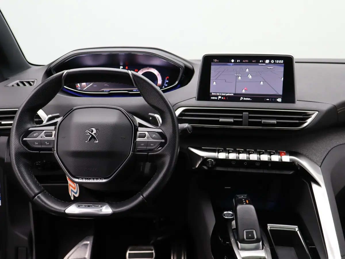 1.2 PureTech GT Line Avantage | Automaat | Carplay | Trekhaak | Adaptieve cruise | Keyless | Clima | Navi | Pano dak |