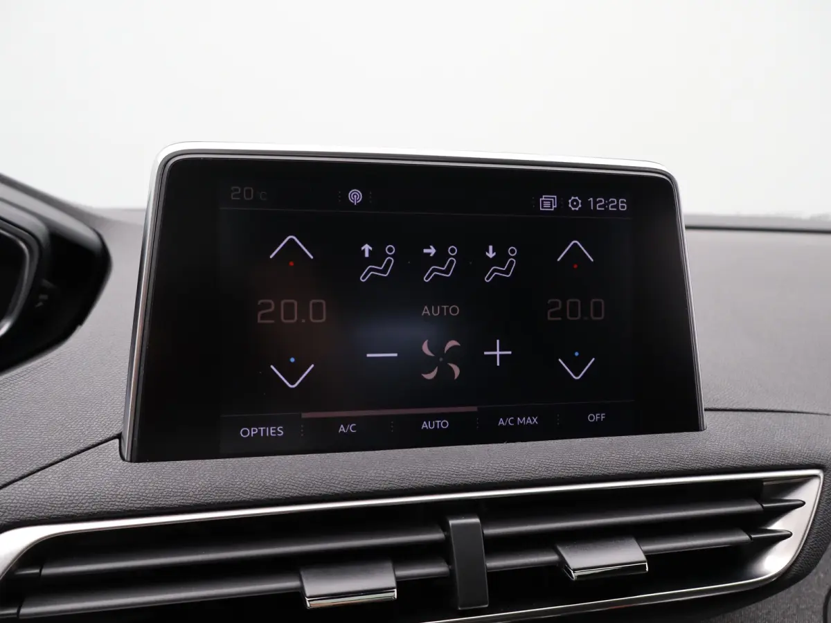 1.2 PureTech GT Line Avantage | Automaat | Carplay | Trekhaak | Adaptieve cruise | Keyless | Clima | Navi | Pano dak |