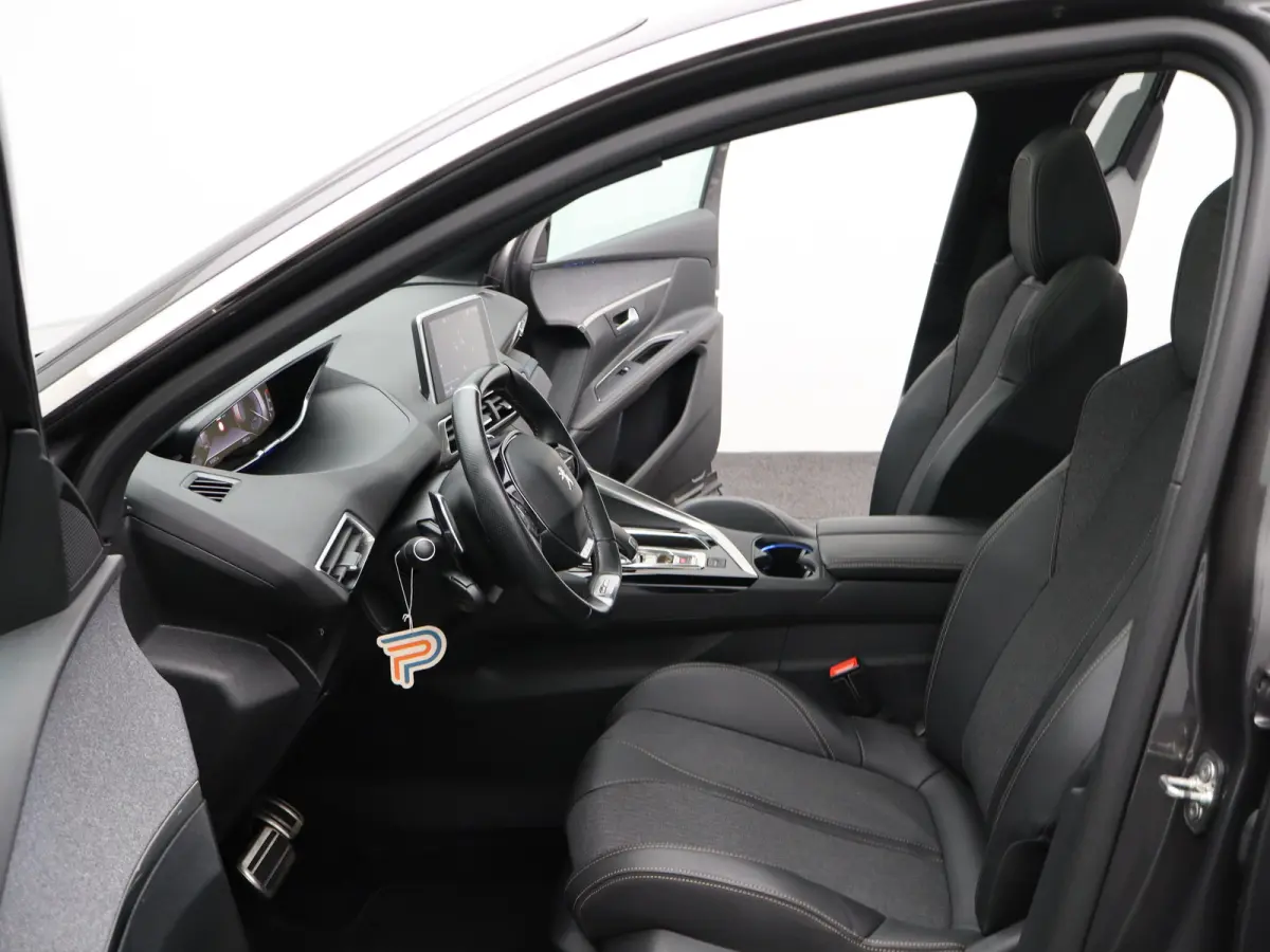 1.2 PureTech GT Line Avantage | Automaat | Carplay | Trekhaak | Adaptieve cruise | Keyless | Clima | Navi | Pano dak |