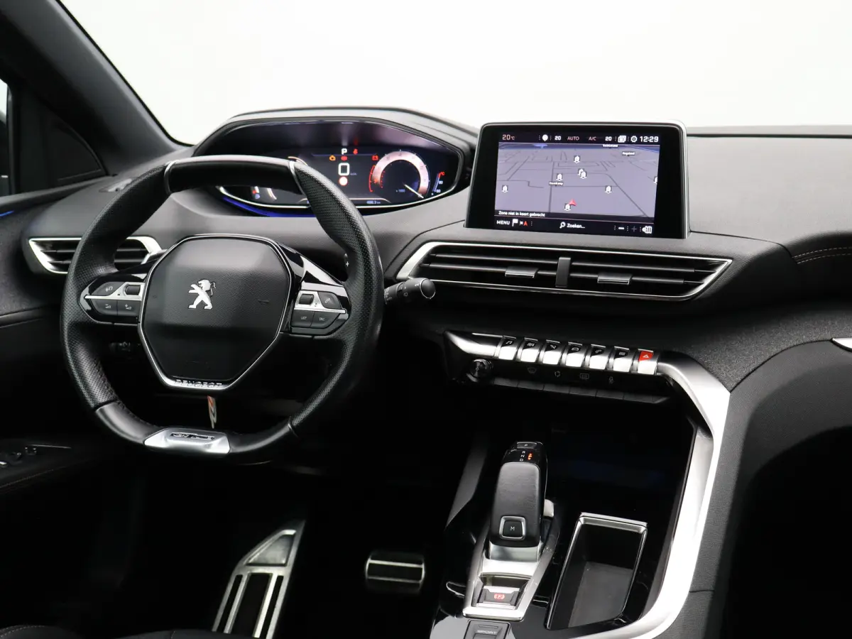 1.2 PureTech GT Line Avantage | Automaat | Carplay | Trekhaak | Adaptieve cruise | Keyless | Clima | Navi | Pano dak |