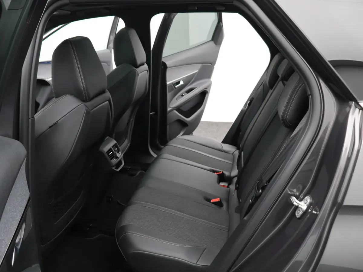 1.2 PureTech GT Line Avantage | Automaat | Carplay | Trekhaak | Adaptieve cruise | Keyless | Clima | Navi | Pano dak |