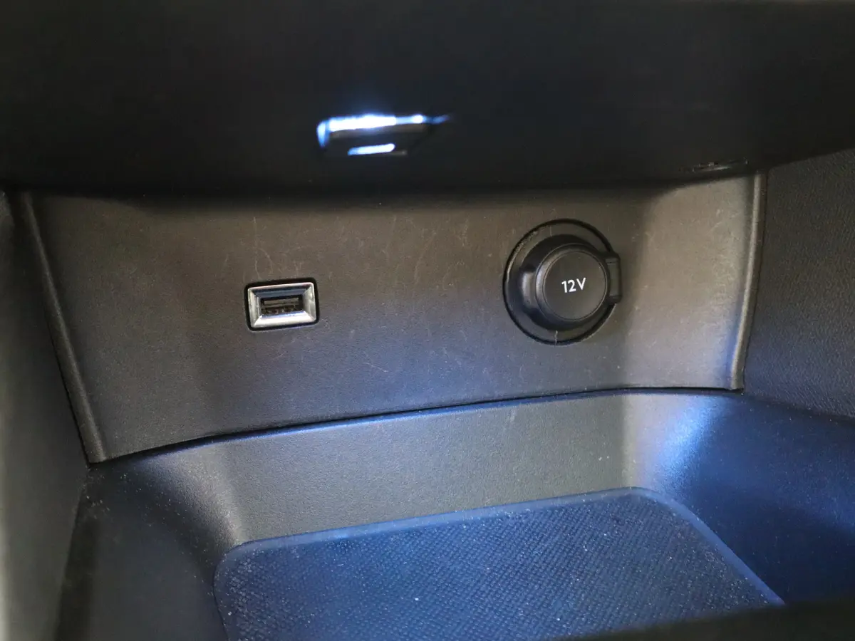 1.2 PureTech GT Line Avantage | Automaat | Carplay | Trekhaak | Adaptieve cruise | Keyless | Clima | Navi | Pano dak |