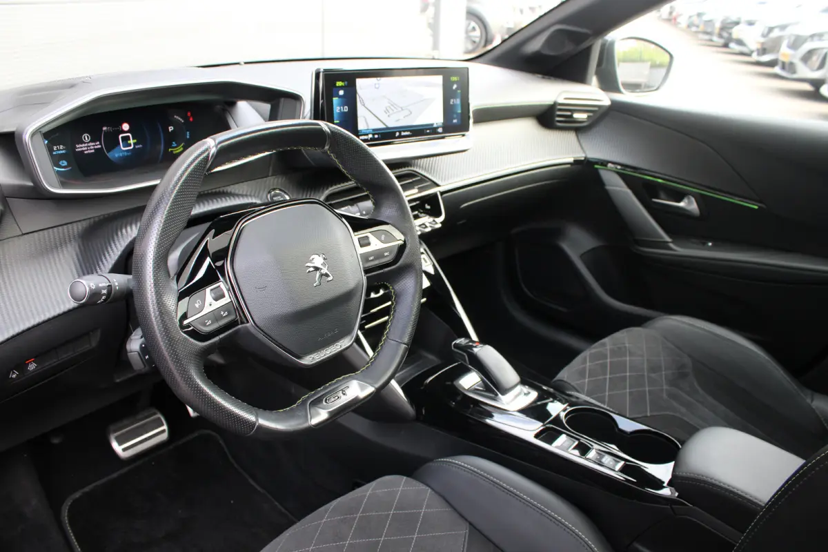EV GT Pack 50 kWh | Fase 3 laden | SOH 89,5% | Panoramadak | Navigatie | Camera | Stoelverwarming | NL auto | 1e Eigenaar |