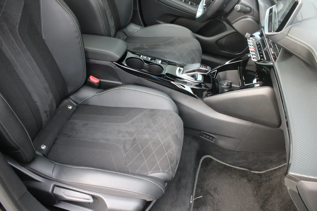 EV GT Pack 50 kWh | Fase 3 laden | SOH 89,5% | Panoramadak | Navigatie | Camera | Stoelverwarming | NL auto | 1e Eigenaar |
