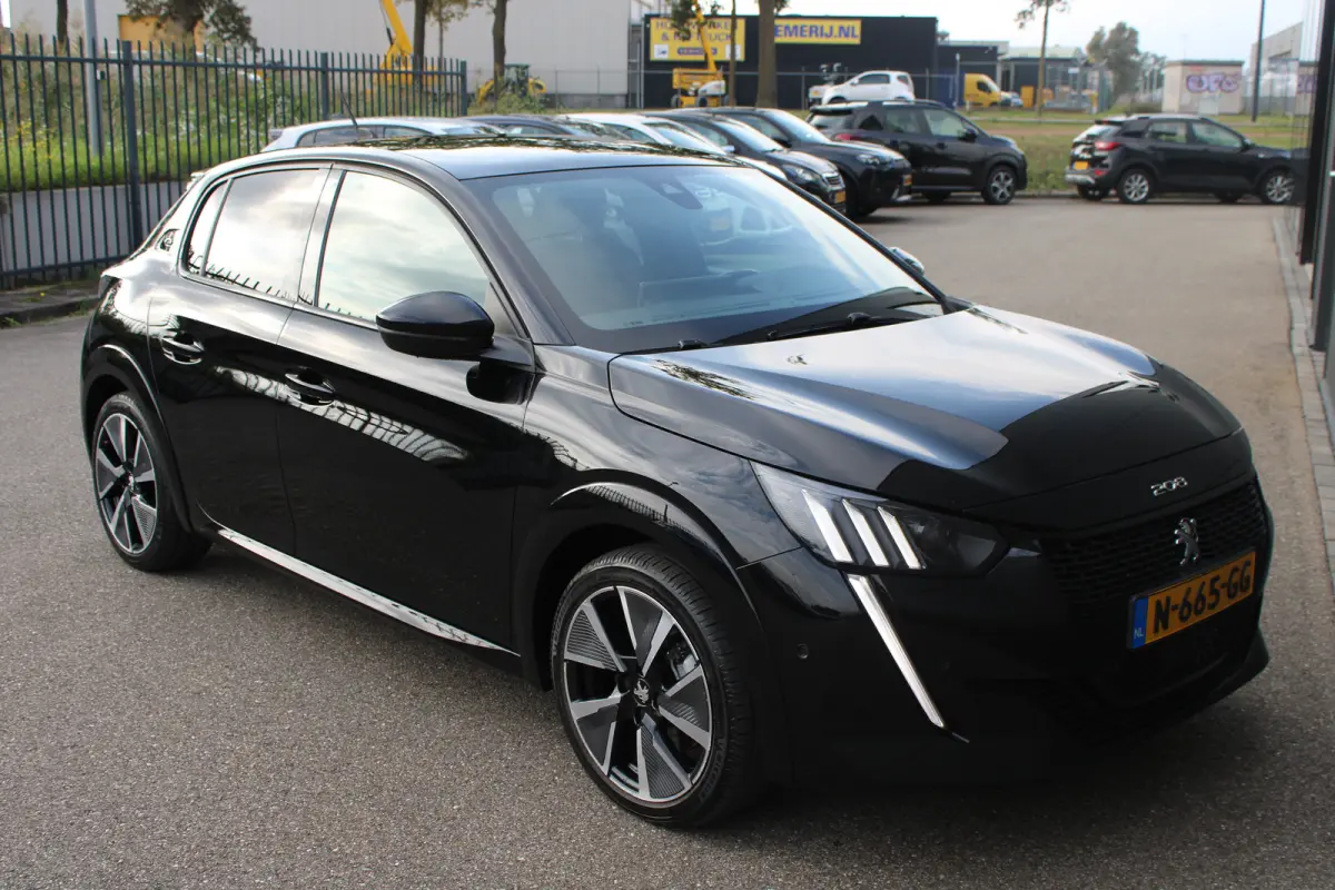 EV GT Pack 50 kWh | Fase 3 laden | SOH 89,5% | Panoramadak | Navigatie | Camera | Stoelverwarming | NL auto | 1e Eigenaar |