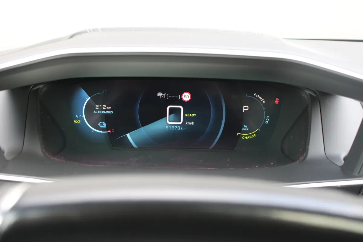 EV GT Pack 50 kWh | Fase 3 laden | SOH 89,5% | Panoramadak | Navigatie | Camera | Stoelverwarming | NL auto | 1e Eigenaar |