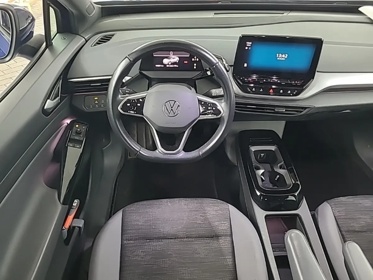 Pro 77 kWh+Led+Navigatie+trekhaak+Camera+Adaptief-cruise+KeyLess+stuur&stoel-verw SOH 93% WLTP 528 KM =30-12-2021