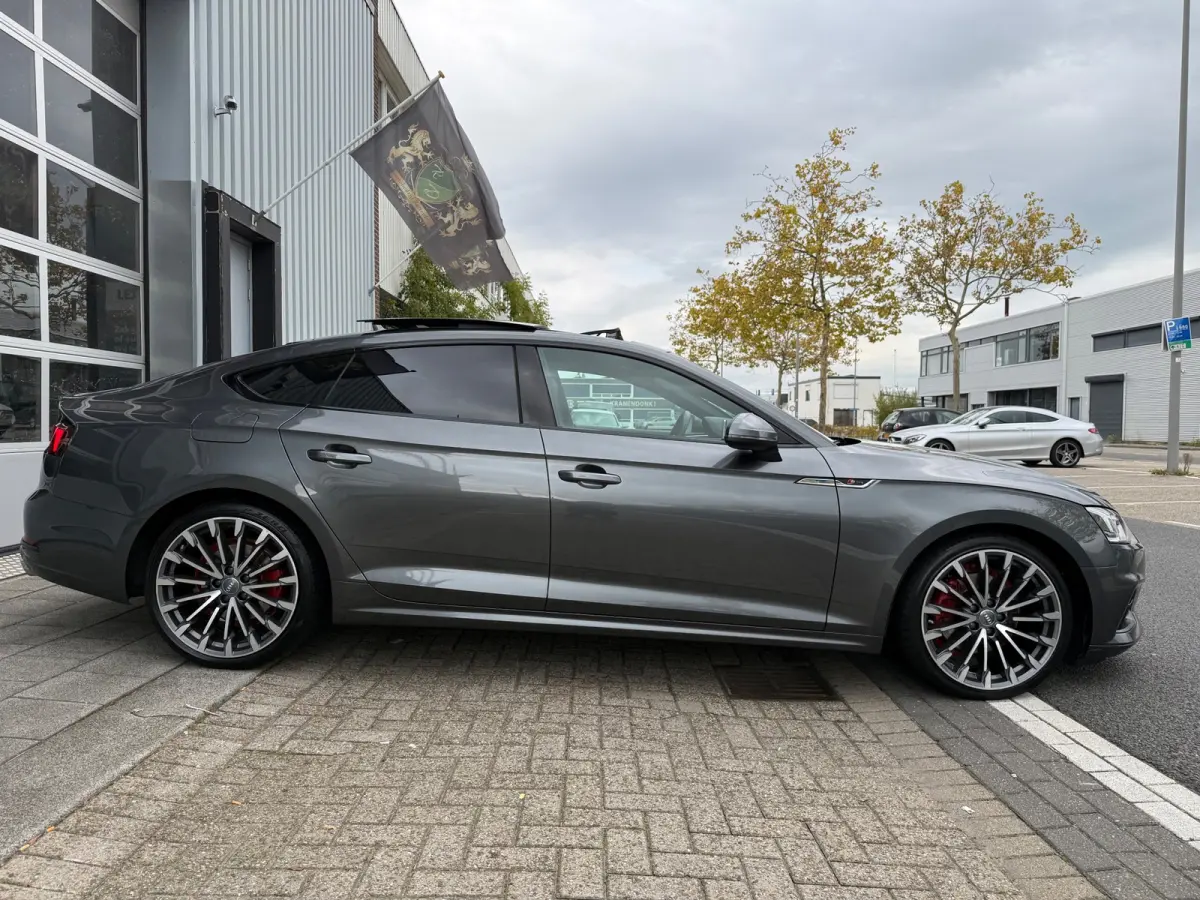 2.0 TFSI S-Line LMV19/LEER/NAVI/VIRTU/PANO