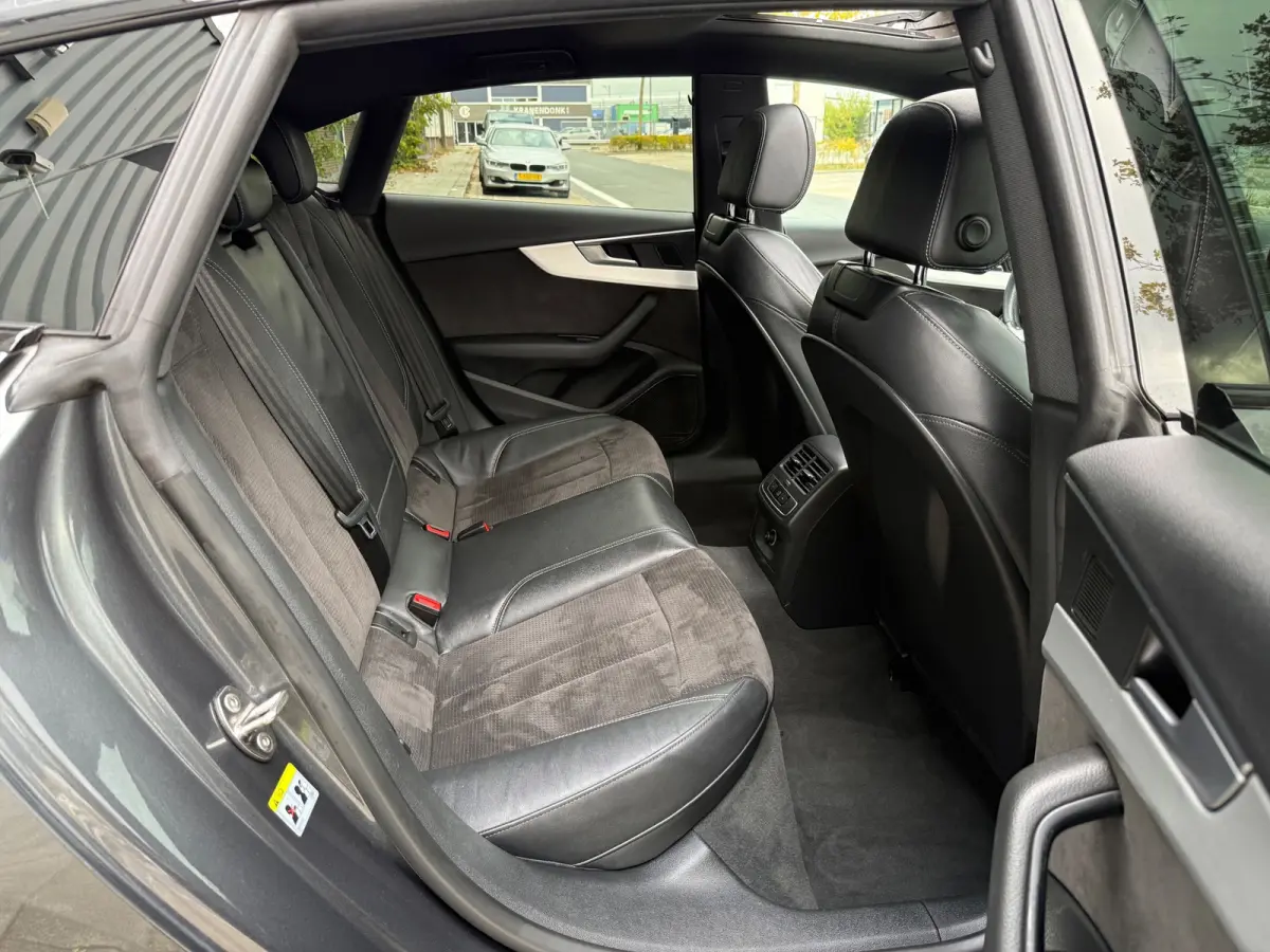2.0 TFSI S-Line LMV19/LEER/NAVI/VIRTU/PANO
