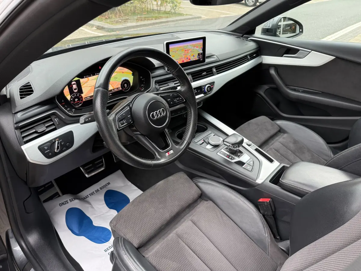 2.0 TFSI S-Line LMV19/LEER/NAVI/VIRTU/PANO