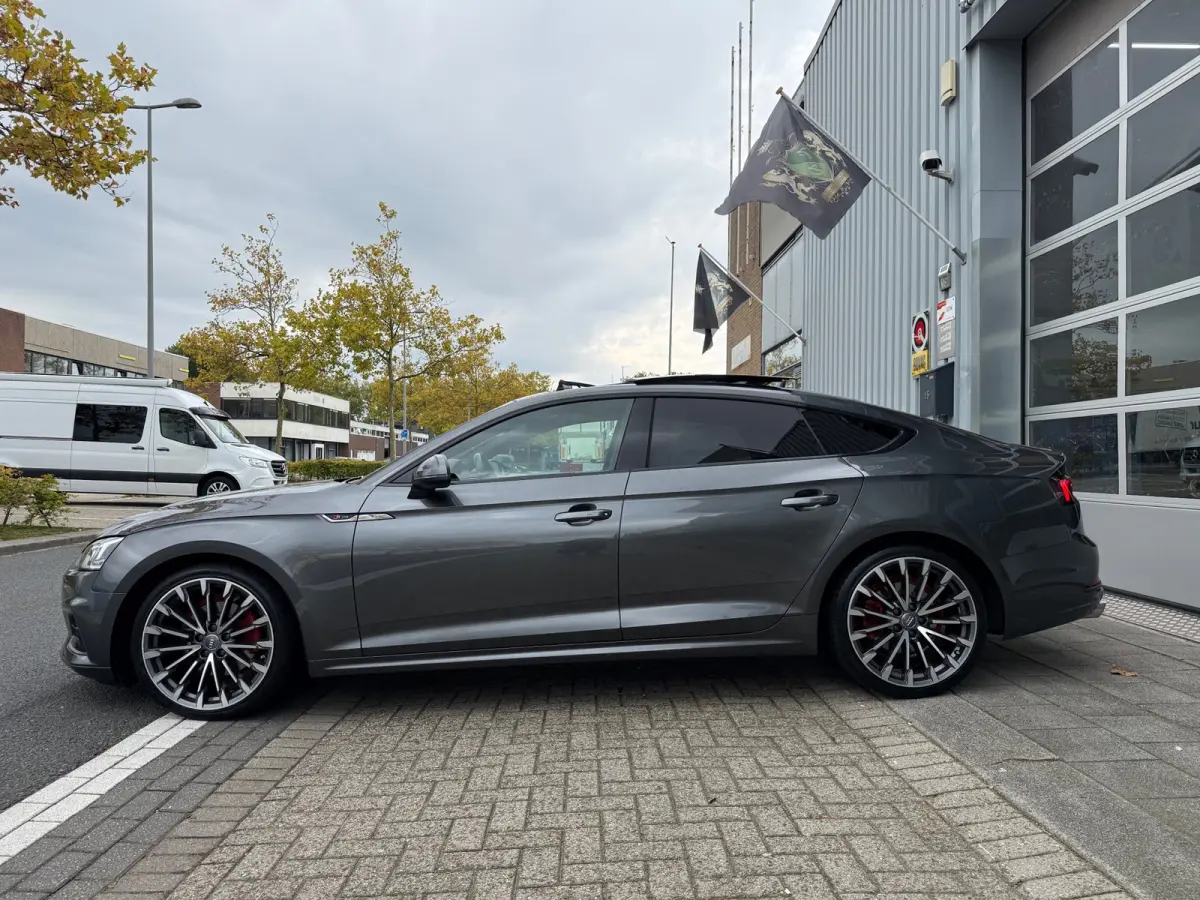 2.0 TFSI S-Line LMV19/LEER/NAVI/VIRTU/PANO