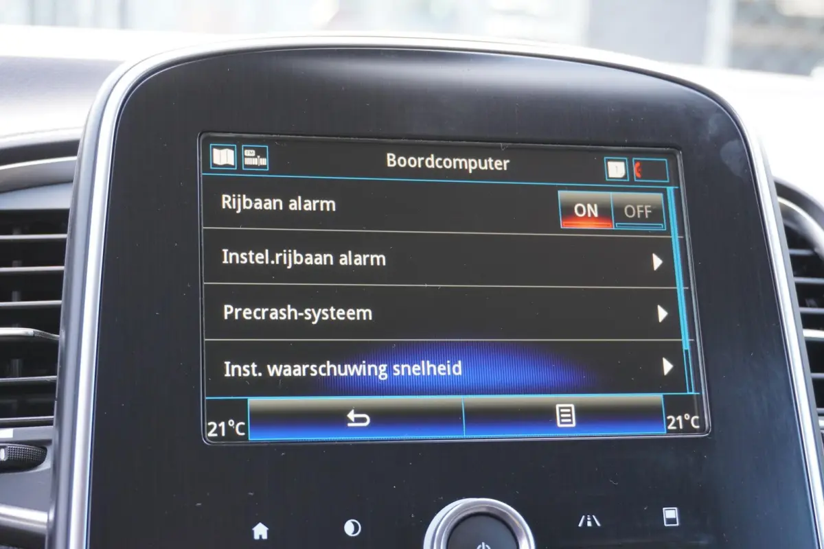 1.3 TCe 140pk Limited 7p. | Stoelverwarming | Navigatie | PDC Voor&Achter