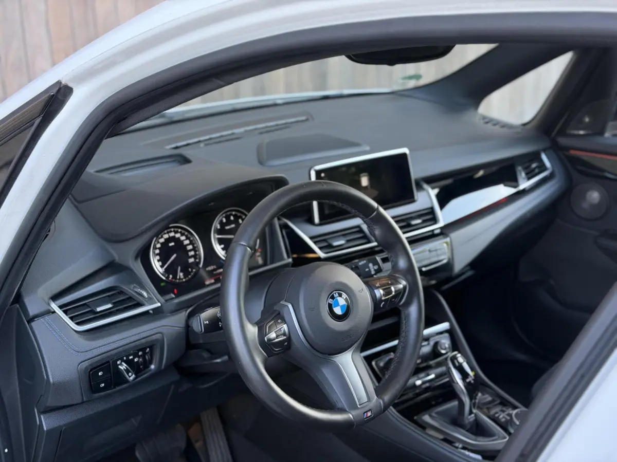 218i High Executive Edition | M-SPORT | H&K | HEAD-UP | NL-AUTO | FACELIFT