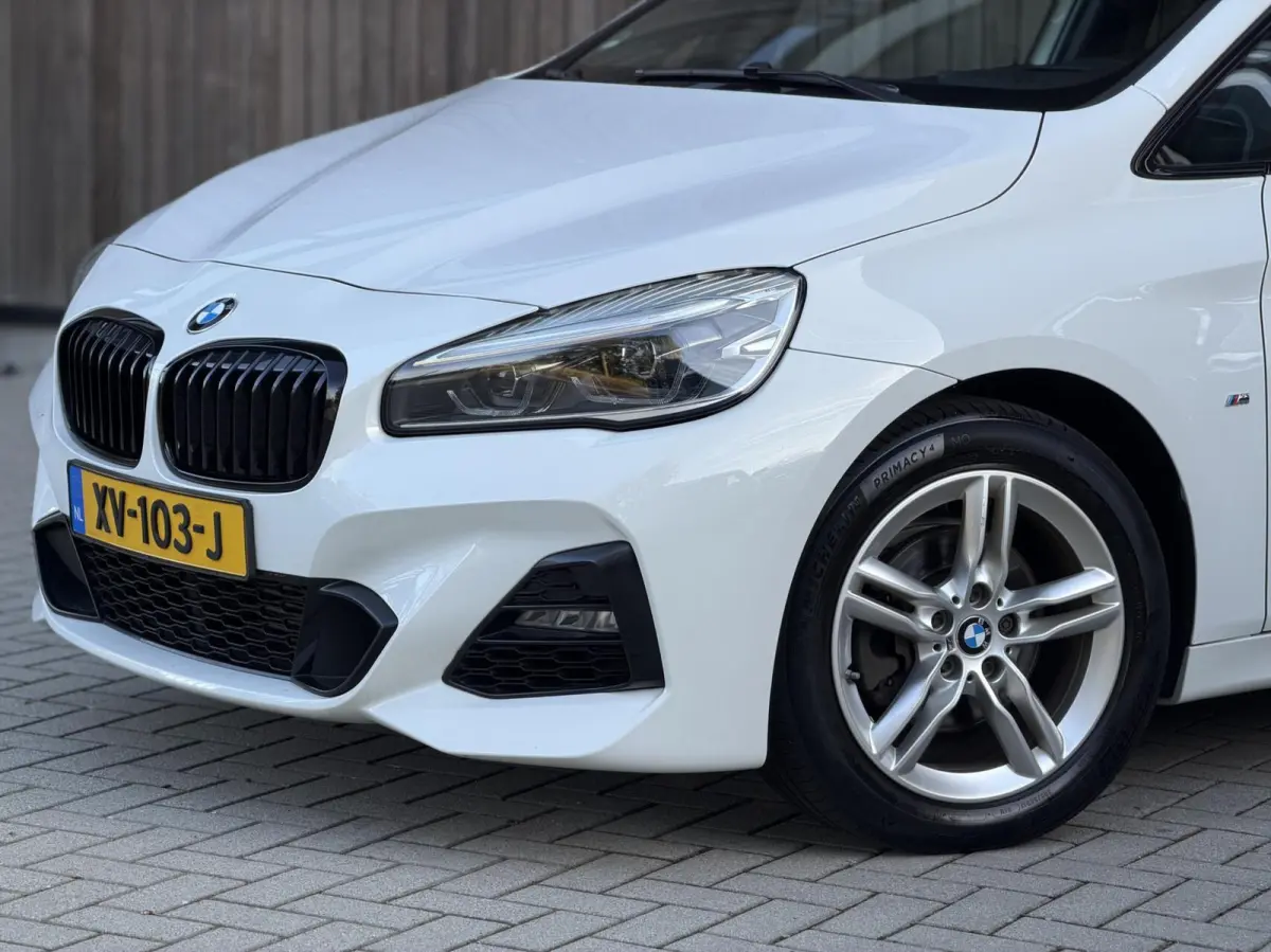 218i High Executive Edition | M-SPORT | H&K | HEAD-UP | NL-AUTO | FACELIFT