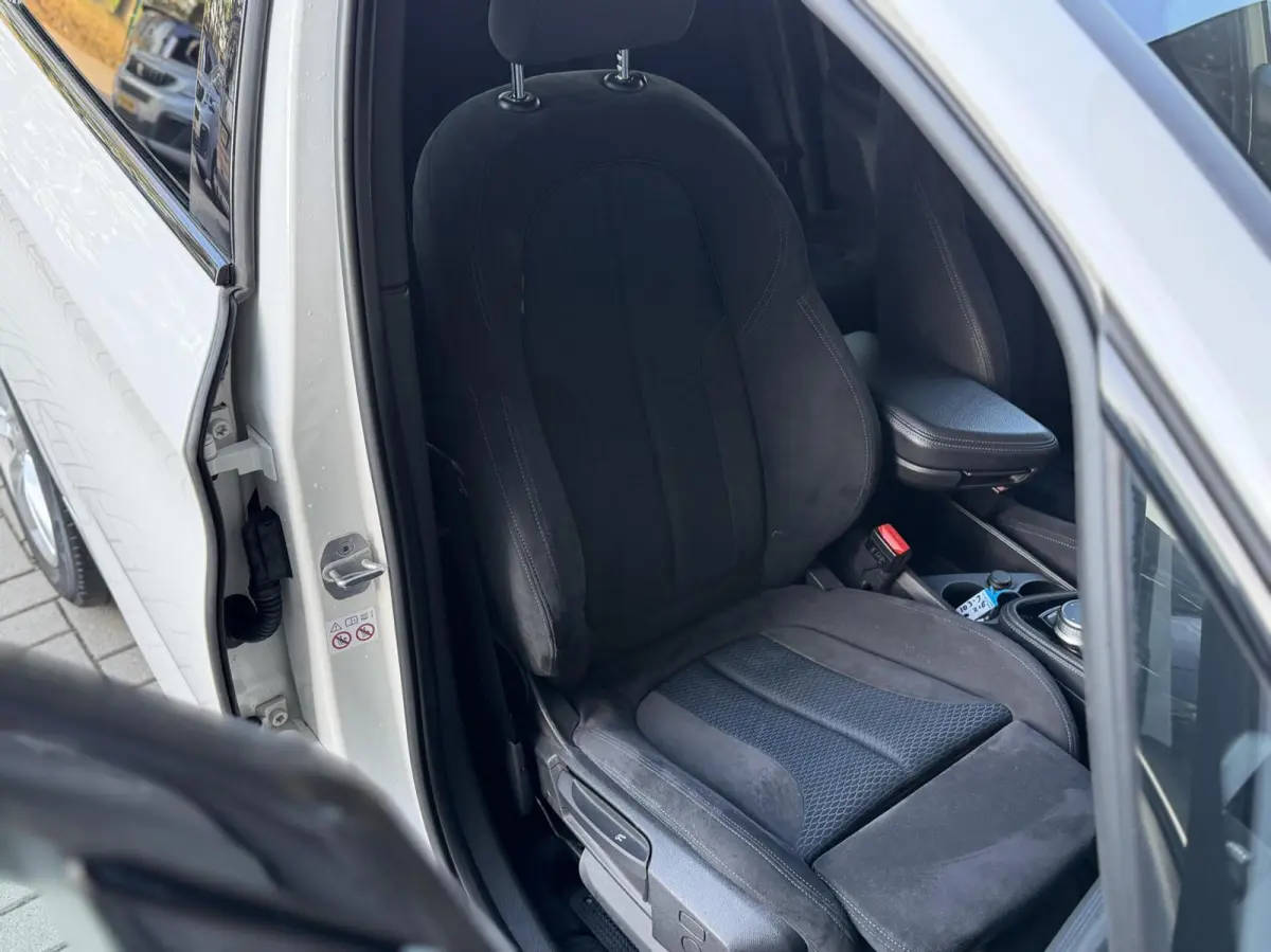 218i High Executive Edition | M-SPORT | H&K | HEAD-UP | NL-AUTO | FACELIFT