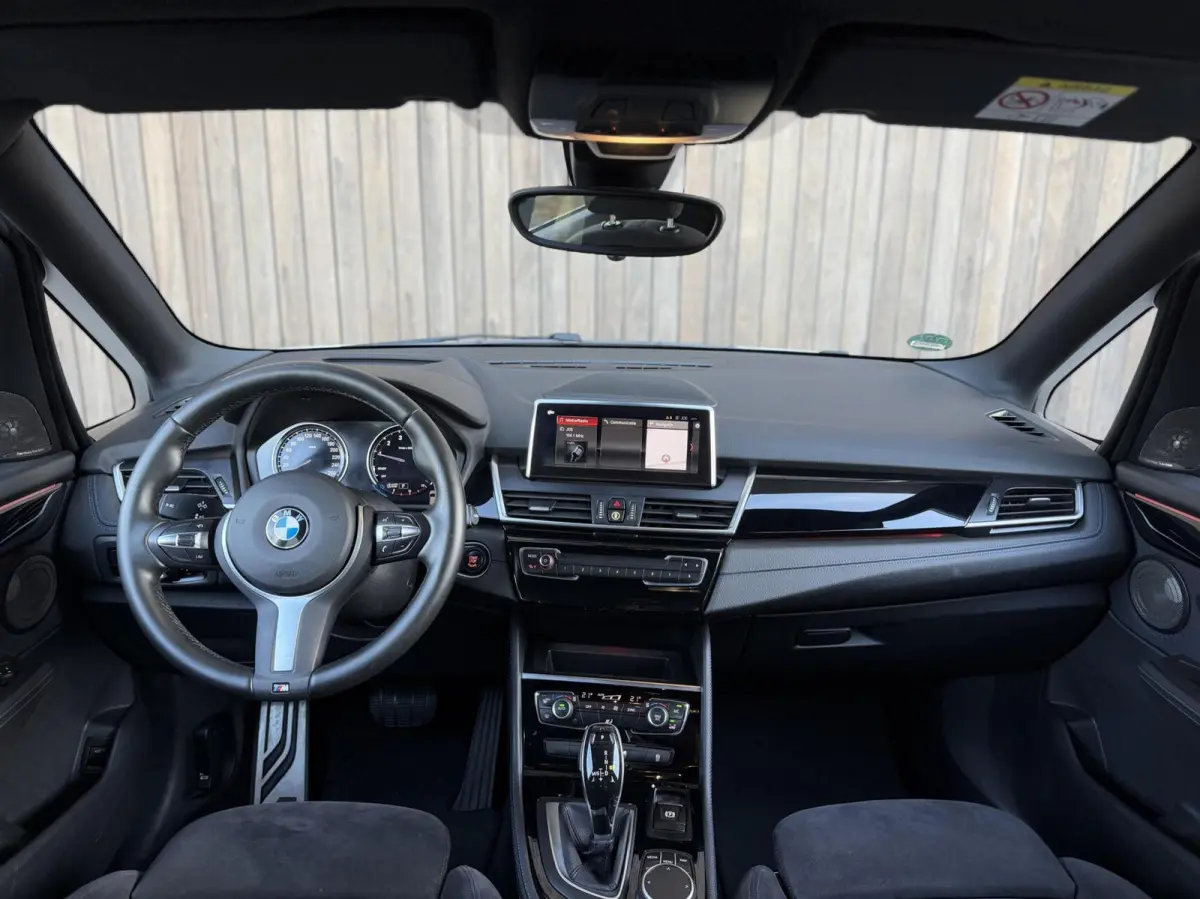 218i High Executive Edition | M-SPORT | H&K | HEAD-UP | NL-AUTO | FACELIFT