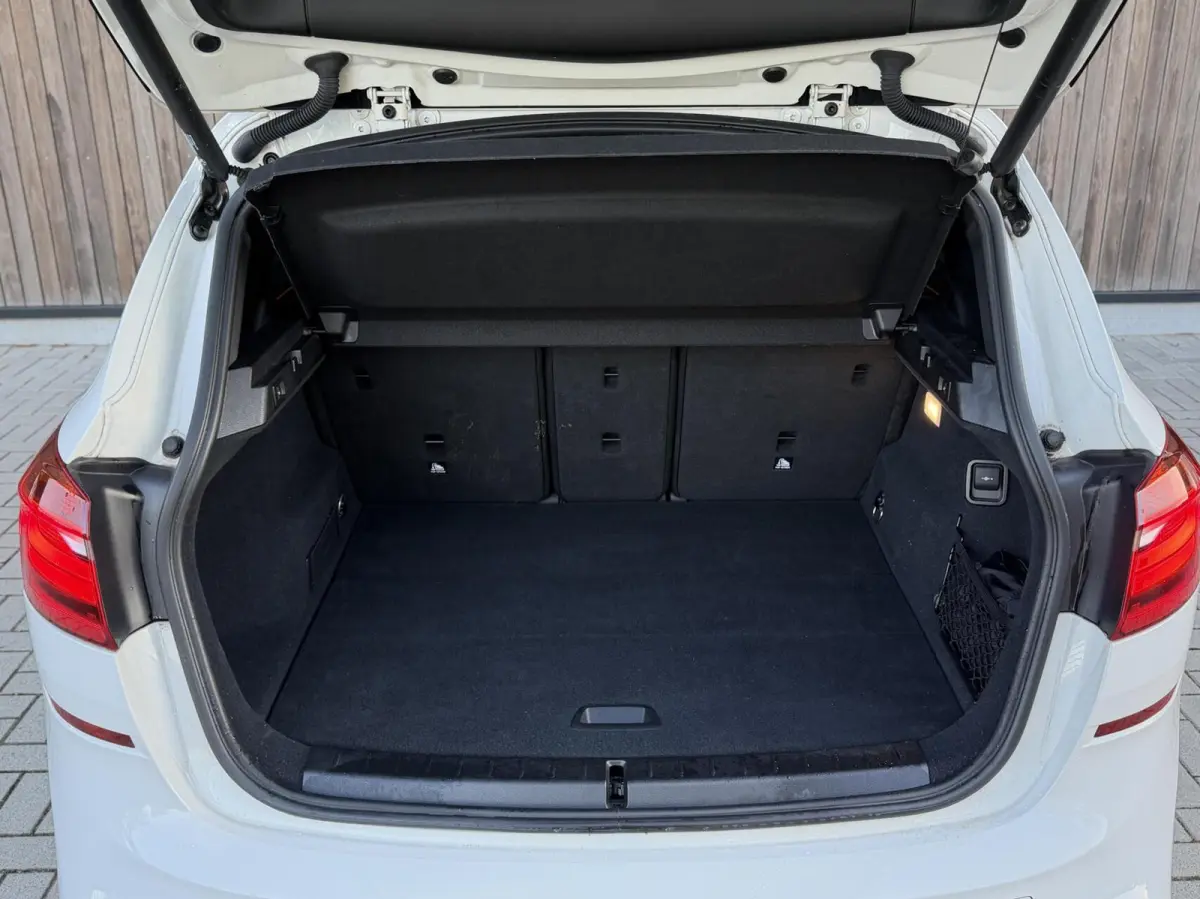 218i High Executive Edition | M-SPORT | H&K | HEAD-UP | NL-AUTO | FACELIFT
