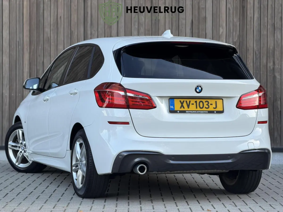 218i High Executive Edition | M-SPORT | H&K | HEAD-UP | NL-AUTO | FACELIFT