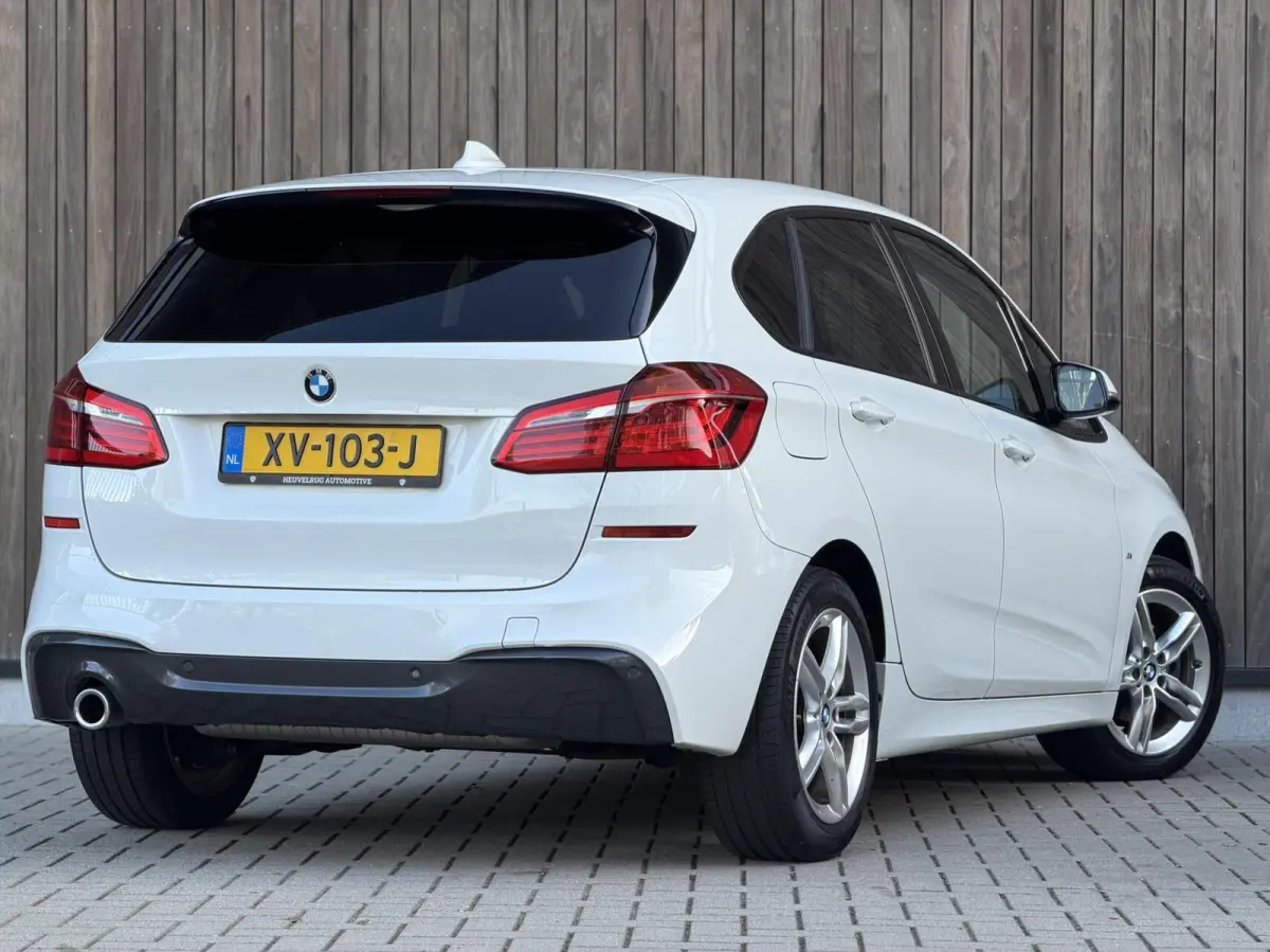 218i High Executive Edition | M-SPORT | H&K | HEAD-UP | NL-AUTO | FACELIFT