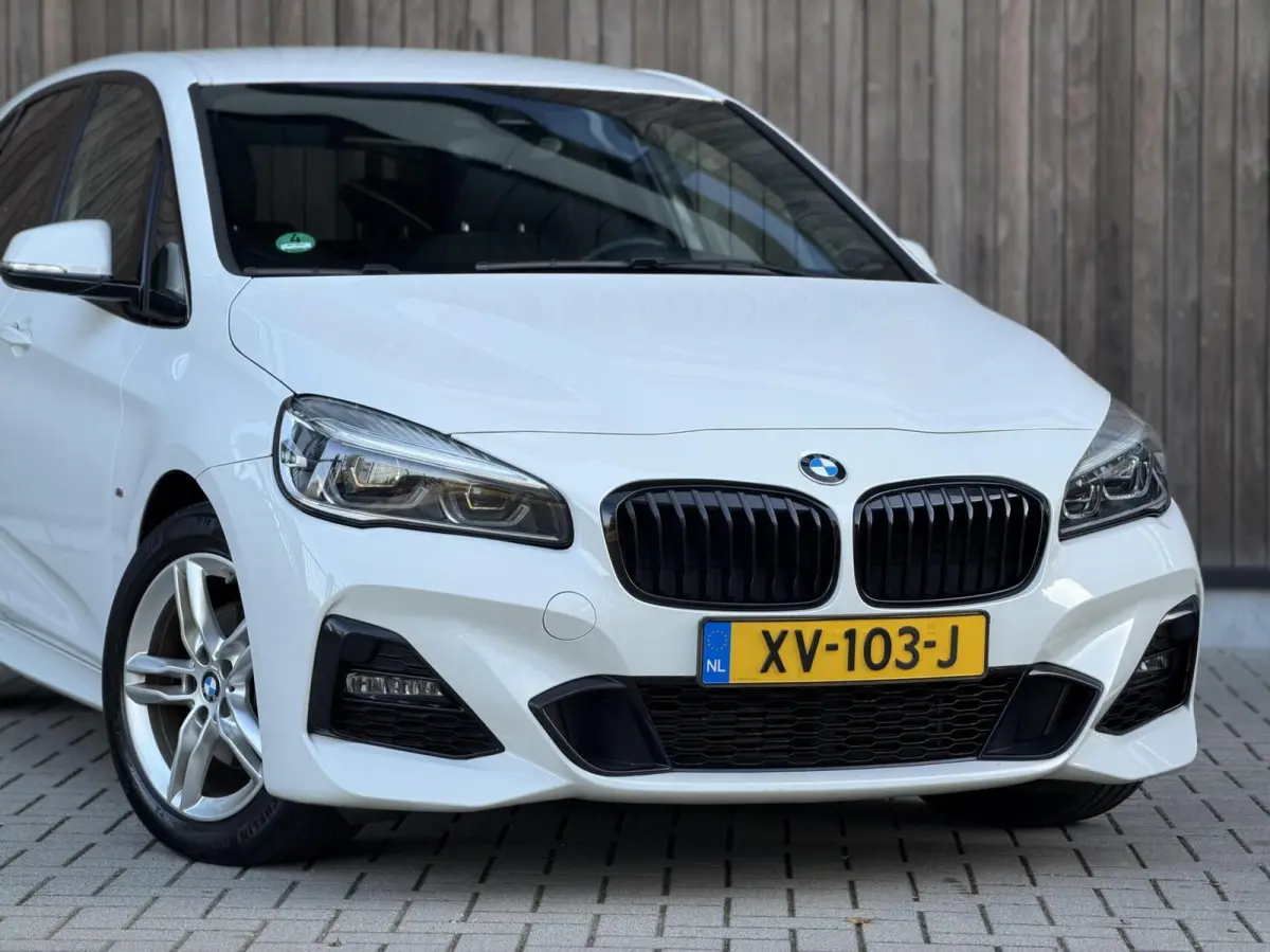 218i High Executive Edition | M-SPORT | H&K | HEAD-UP | NL-AUTO | FACELIFT