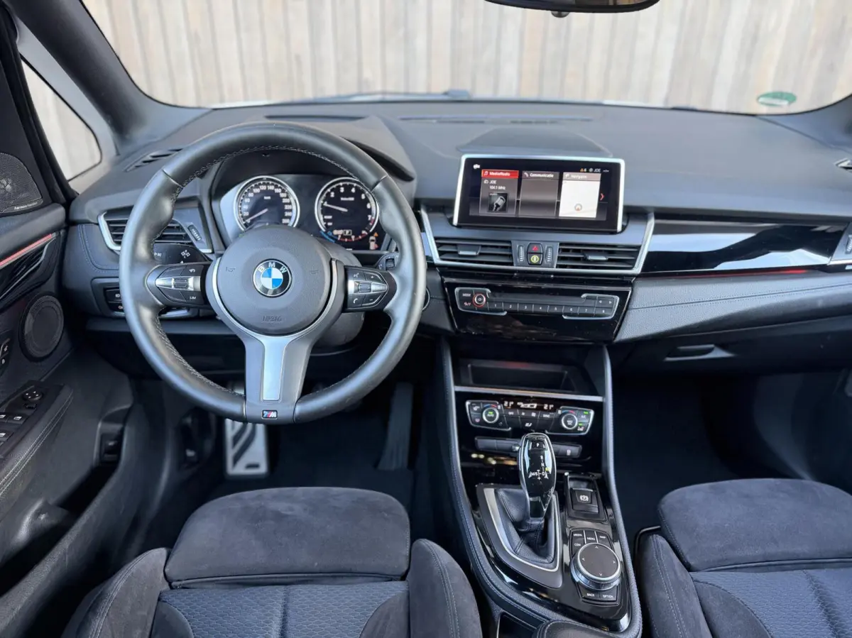 218i High Executive Edition | M-SPORT | H&K | HEAD-UP | NL-AUTO | FACELIFT
