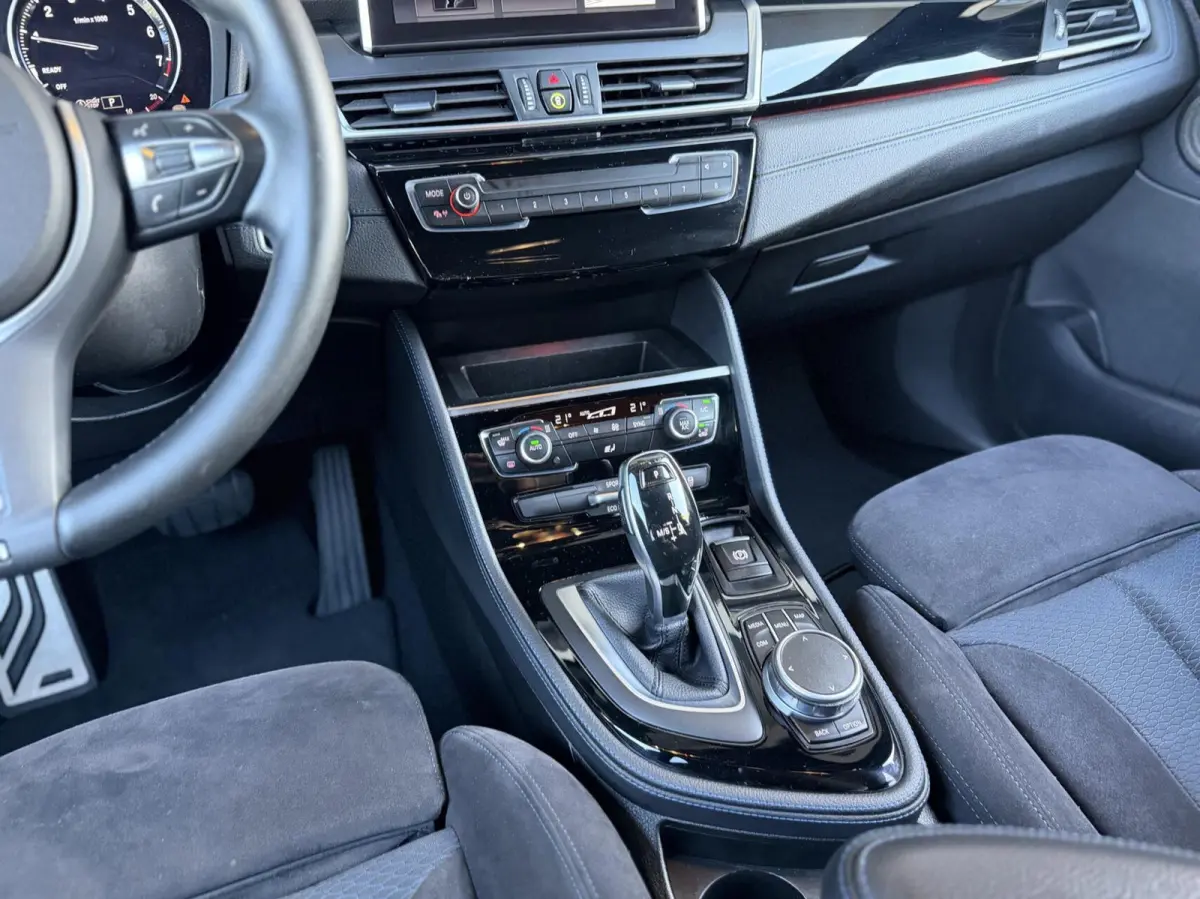 218i High Executive Edition | M-SPORT | H&K | HEAD-UP | NL-AUTO | FACELIFT