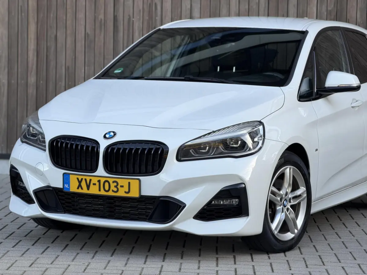 218i High Executive Edition | M-SPORT | H&K | HEAD-UP | NL-AUTO | FACELIFT