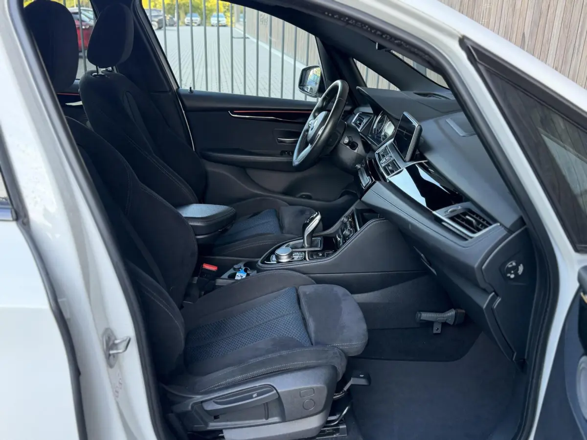 218i High Executive Edition | M-SPORT | H&K | HEAD-UP | NL-AUTO | FACELIFT