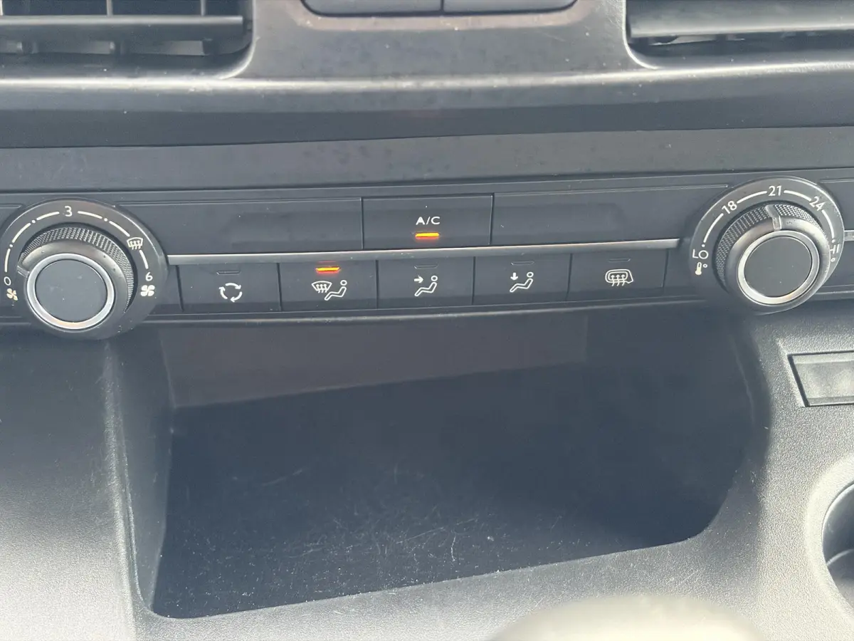 1.5D L2H1 Selection*A/C*CRUISE*TEL*PARKEERSENSOR*