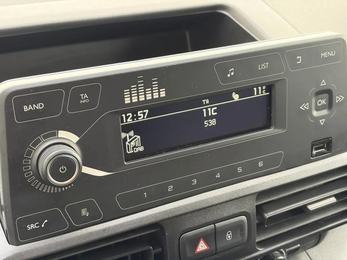 1.5D L2H1 Selection*A/C*CRUISE*TEL*PARKEERSENSOR*