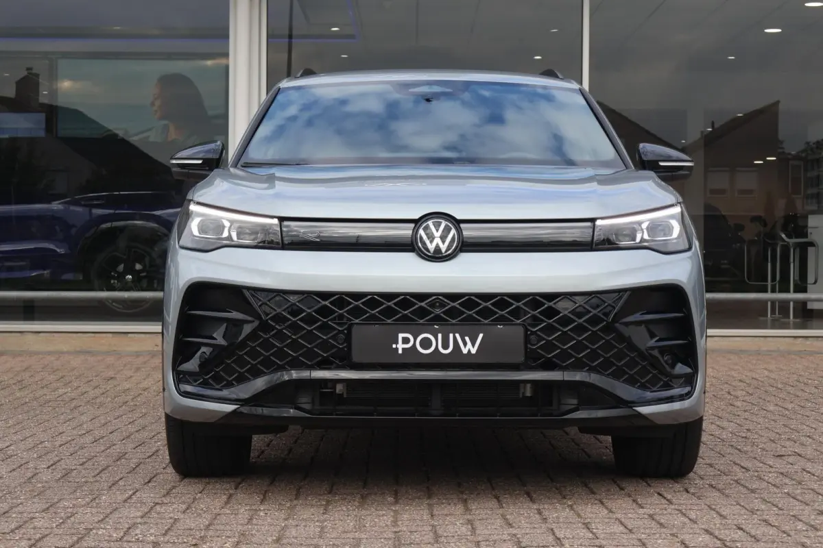 1.5 eHybrid 272pk R-Line | SoH 100% | Trekhaak | 360 Camera | Parkeersensoren