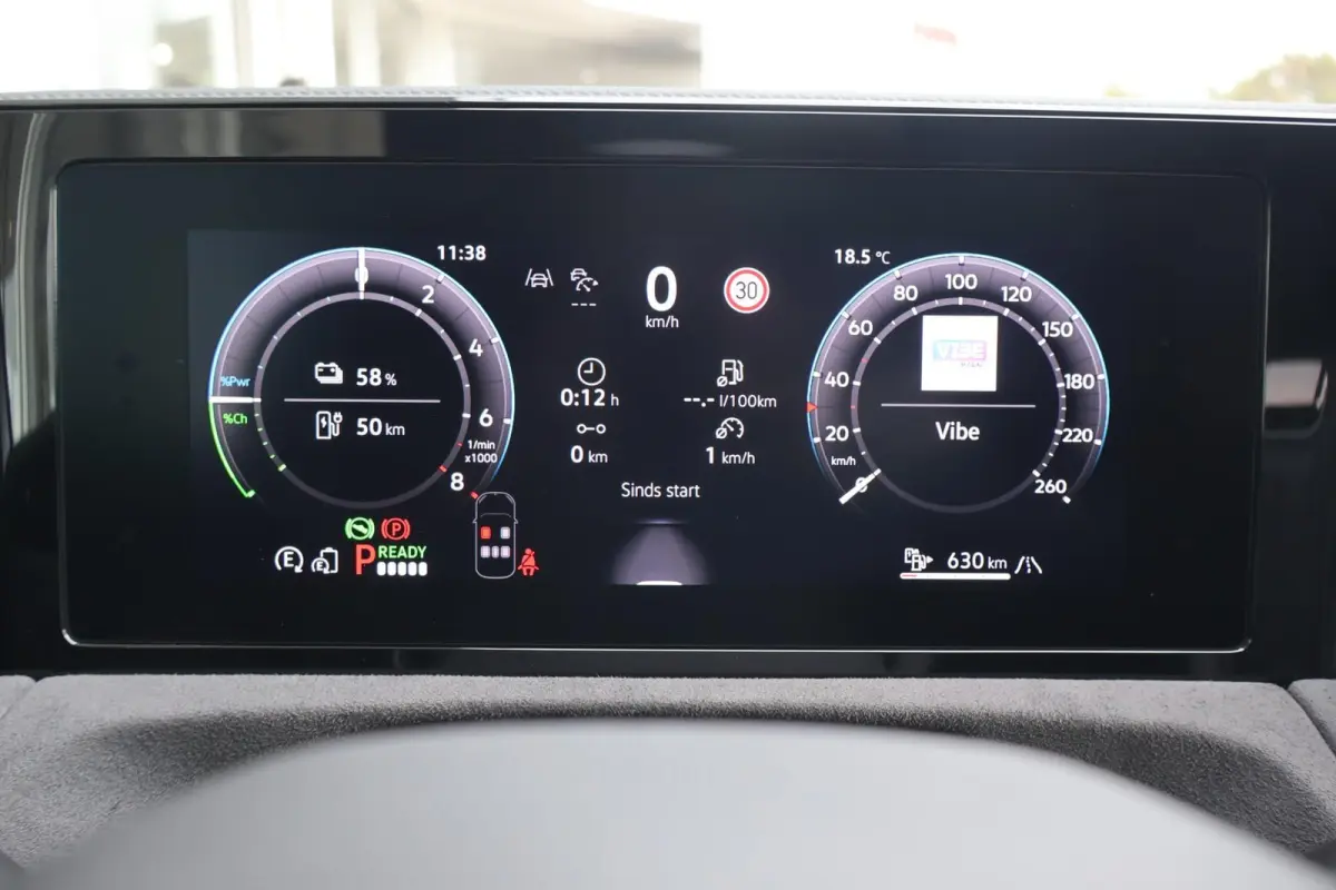 1.5 eHybrid 272pk R-Line | SoH 100% | Trekhaak | 360 Camera | Parkeersensoren